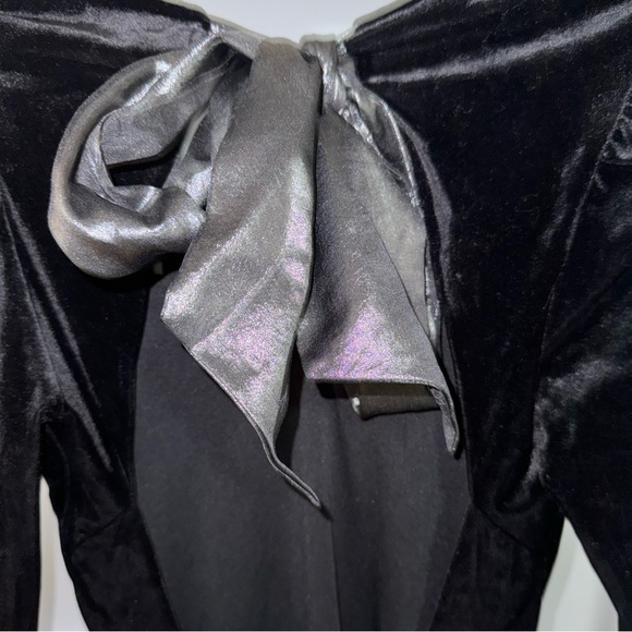 Express Black Velvet Open Back Silver Bow Mini Dress Size XS NWT! - Picture 6 of 8